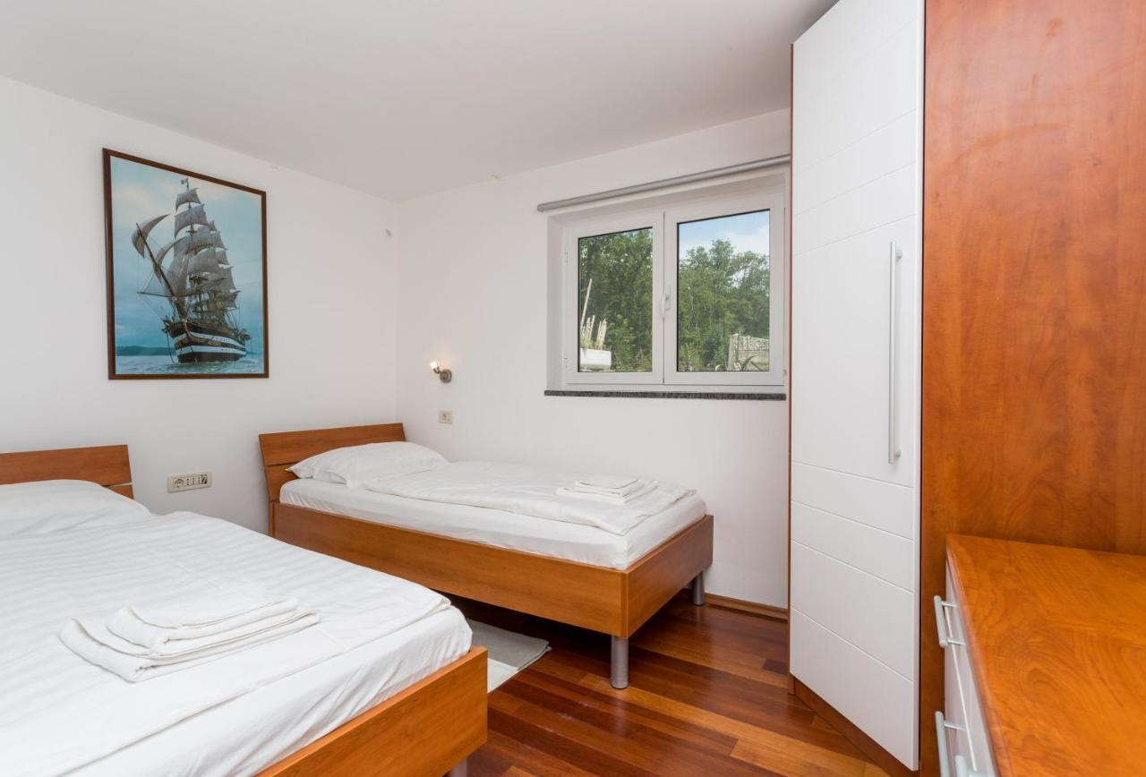 Brzac Molnar Resort Apartment Sergej מראה חיצוני תמונה