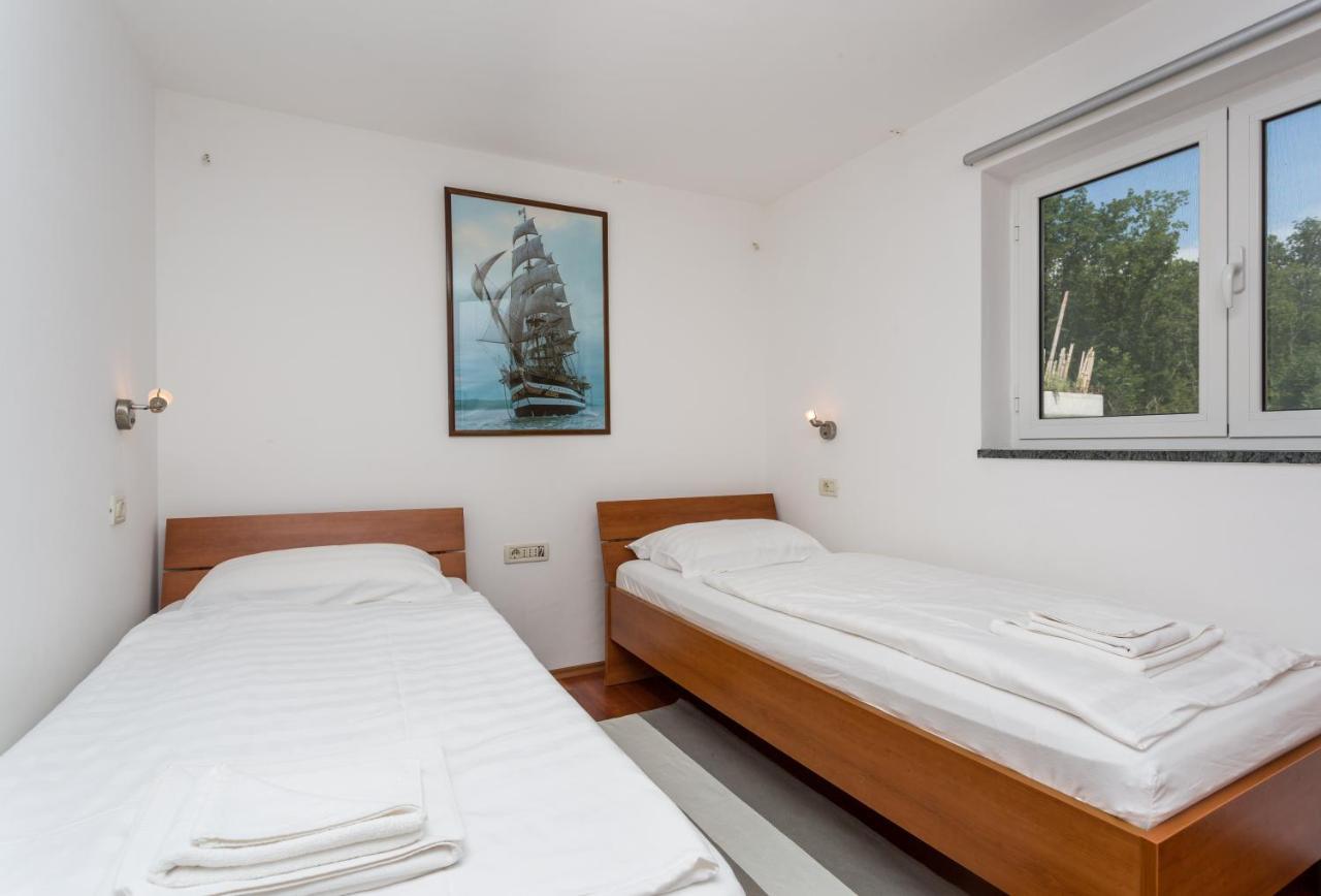 Brzac Molnar Resort Apartment Sergej מראה חיצוני תמונה